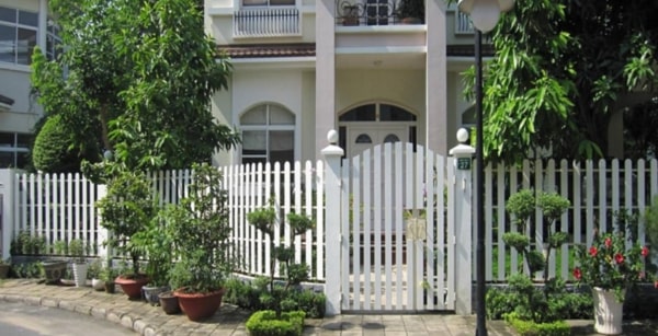 Cổng hàng rào biệt thự sơn xám tối giản và hiện đại 